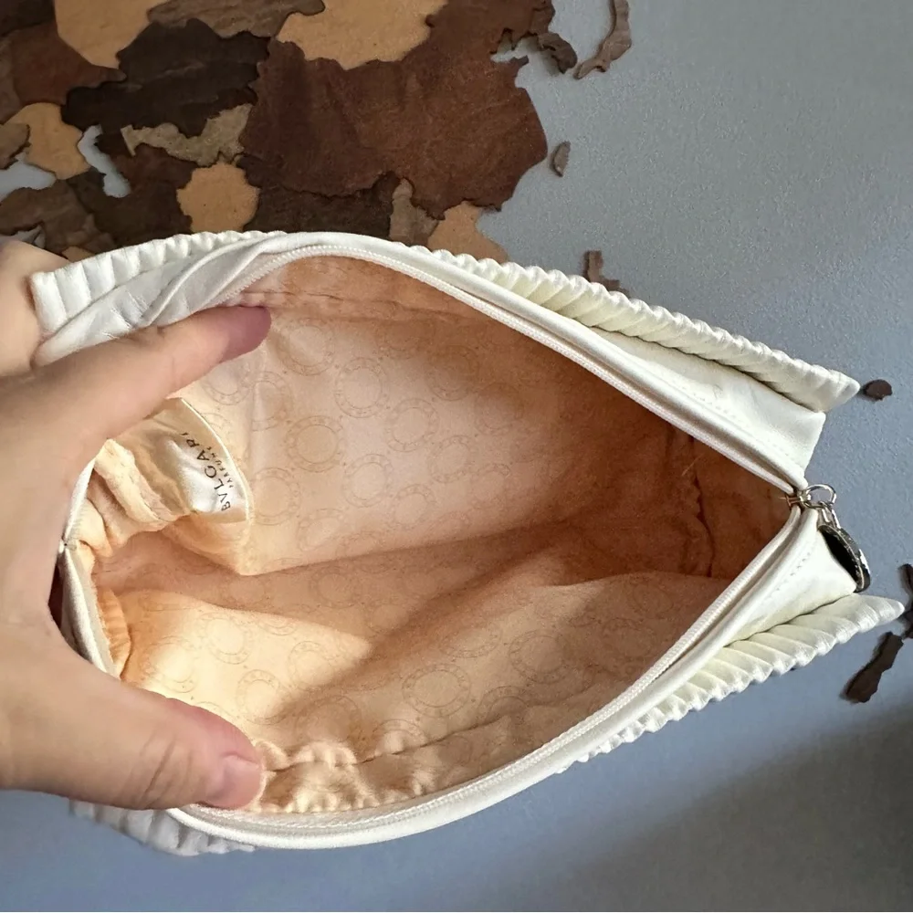 BVLGARI Cream Ivory Ribbed Cosmetic Zip Travel Luxury Pouch